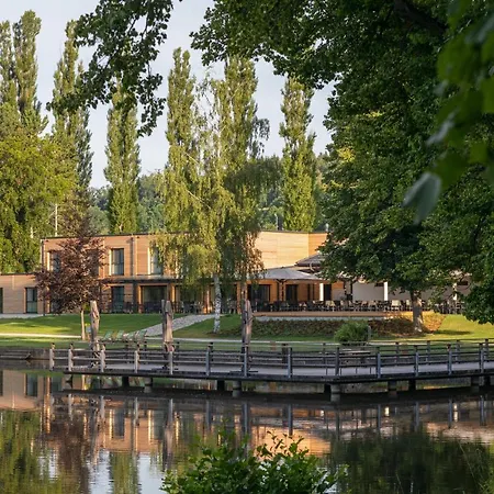 Hausschachen Отель